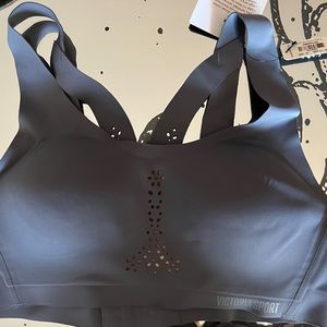 NWT Victoria Secret Angel Max 34B Sports Bra